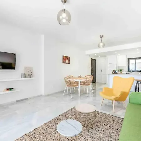 Beautiful 2 Bedrooms In Puerto Banus Apartment Marbella