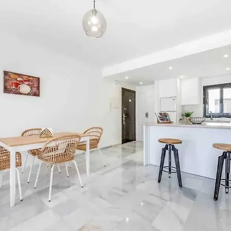 Beautiful 2 Bedrooms In Puerto Banus Apartment